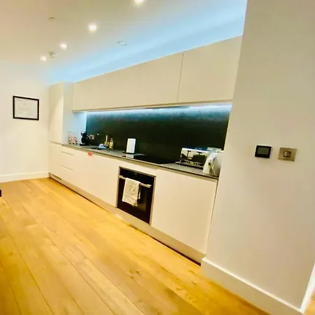 Luxury Spacious Apartment Cardiff Exterior photo