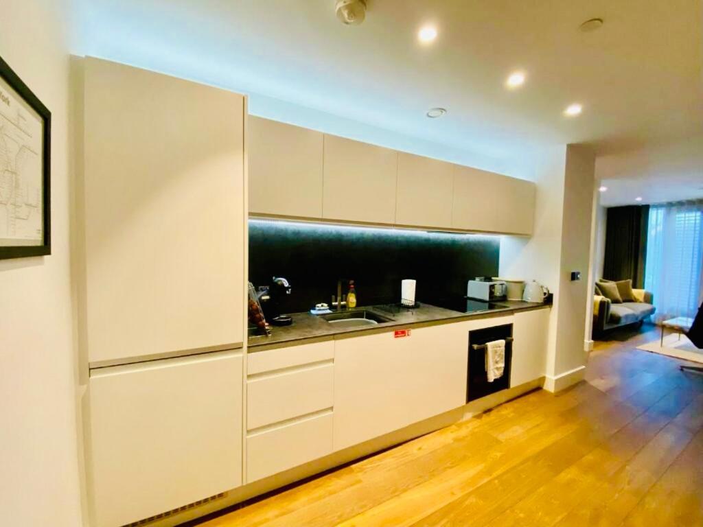 Luxury Spacious * Cardiff